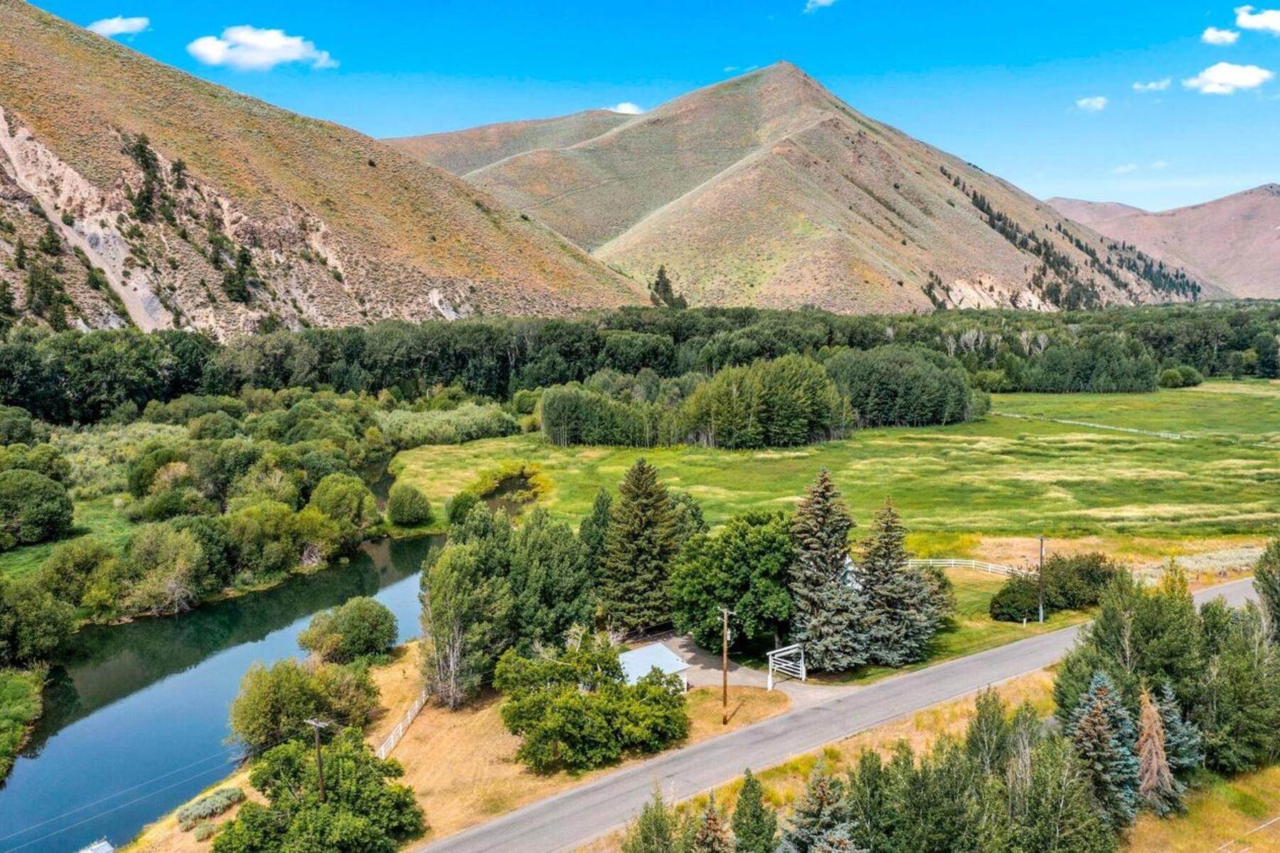 Single Family Homes for Sale at Bend Of The River Ranch, A Rare Gem 142 Broadford Road Hailey, Idaho 83333 United States