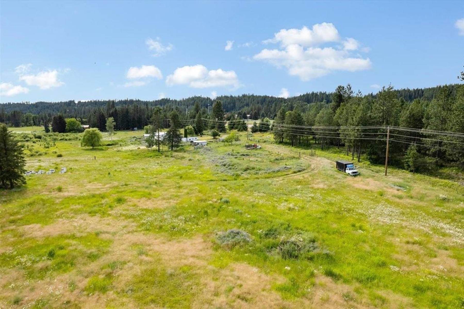 28. Single Family Homes for Sale at 333432 Highway 2 Hwy Newport, Washington 99156 United States